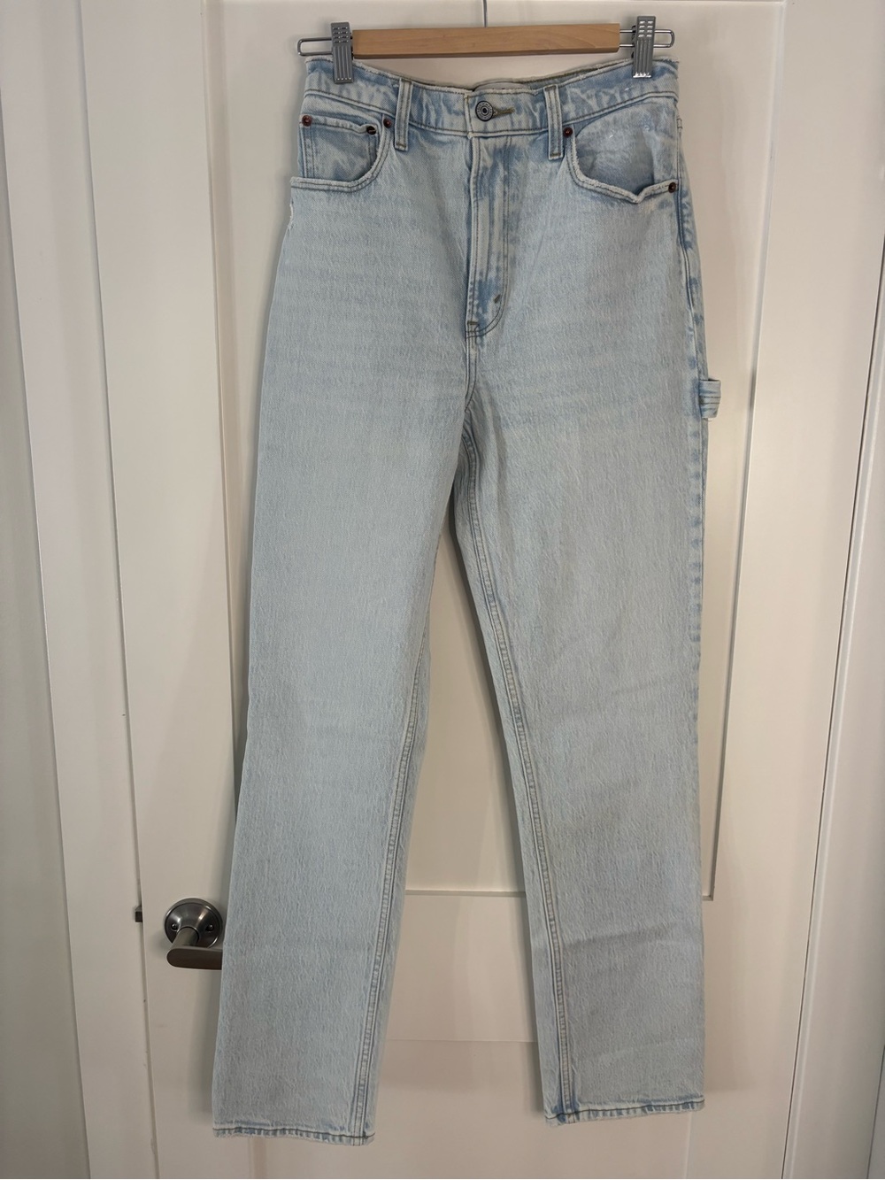 Abercrombie 90s Straight Ultra High Rise Light Wash Carpenter Jeans 27 4L